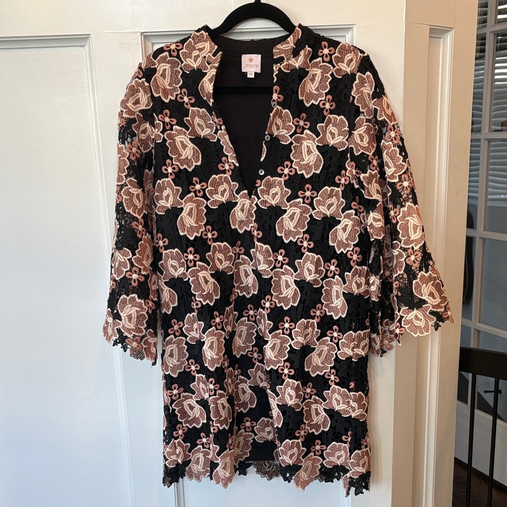 Elegant Black and Cream Floral Lace Dress